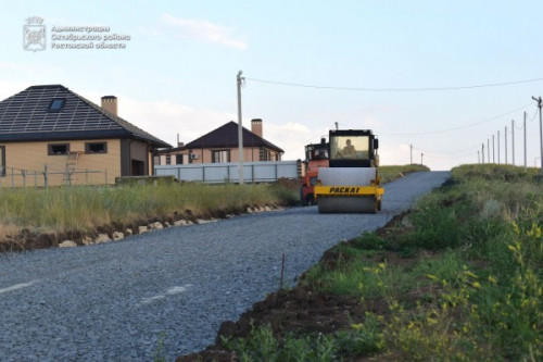 В районе перспективной застройки п.Каменоломни строится дорога