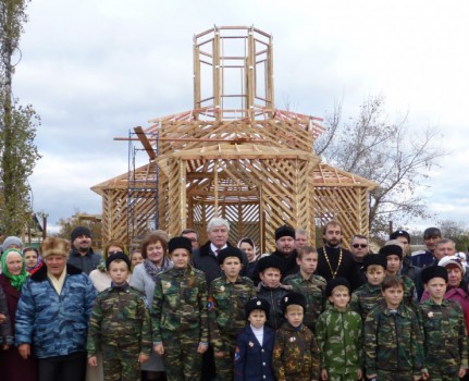 Закладка капсулы в основание строящегося храма святого Георгия Победоносца в п.Новозарянский