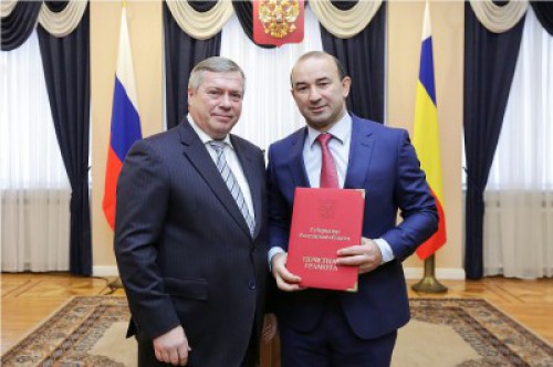 Губернатор Ростовской области В.Ю.Голубев вручил Почетную грамоту генеральному директору ООО «Евродон»