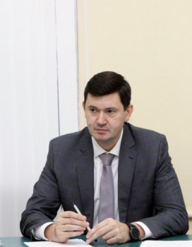 М.В.Папушенко акцентировал внимание на услугах аренды-лизинга